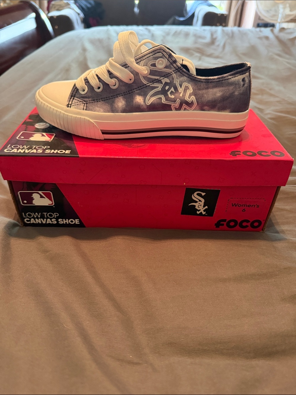 Women’s ' Low Top Canvas Shoes - Black/White